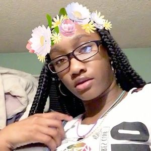 Meet your Posher, Keniaya